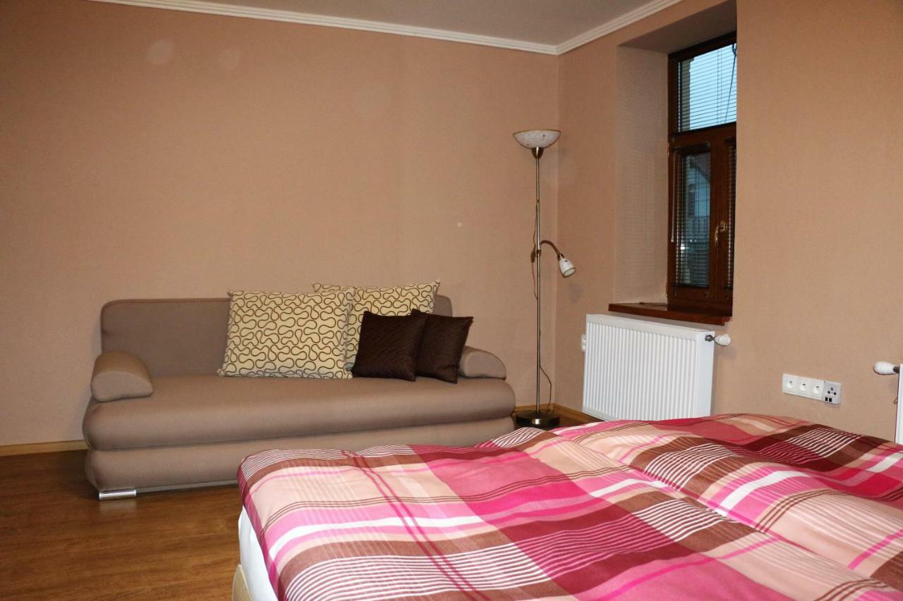 Ubytovanie Tri Ruze Krásnohorské Podhradie Exterior foto
