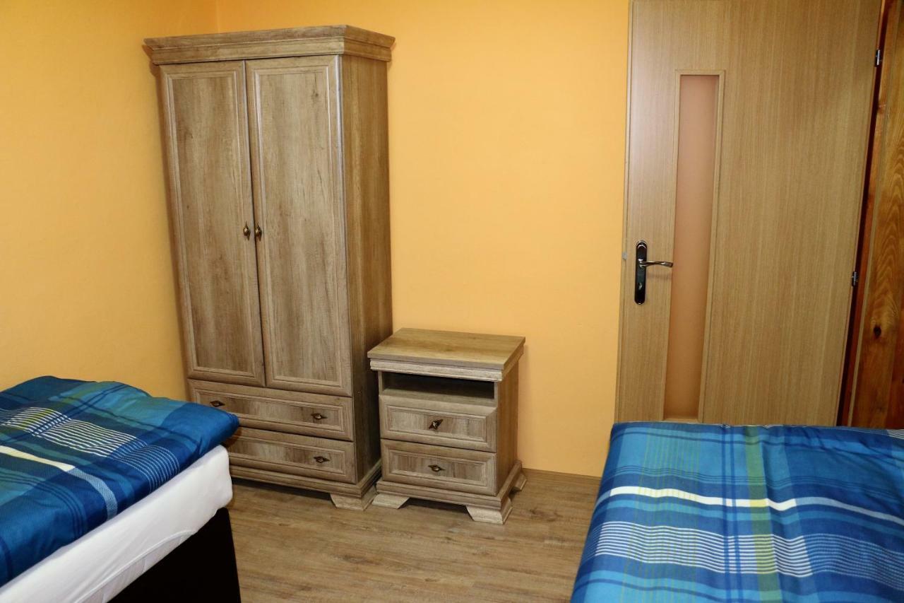 Ubytovanie Tri Ruze Krásnohorské Podhradie Exterior foto